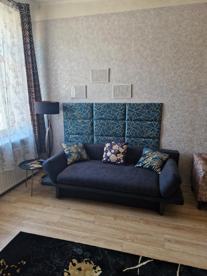 Sara -Mikołajska 9 - Comfy Elegant Apartment near Rynek Krasków Eksteriør bilde