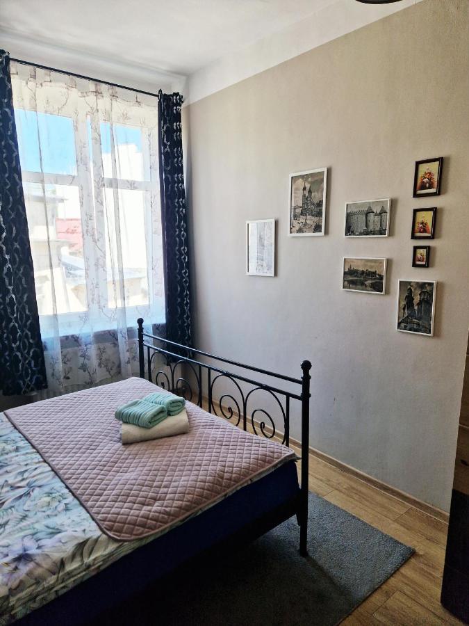 Sara -Mikołajska 9 - Comfy Elegant Apartment near Rynek Krasków Eksteriør bilde