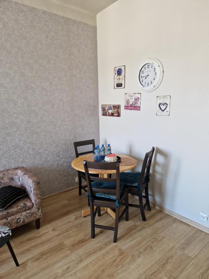 Sara -Mikołajska 9 - Comfy Elegant Apartment near Rynek Krasków Eksteriør bilde