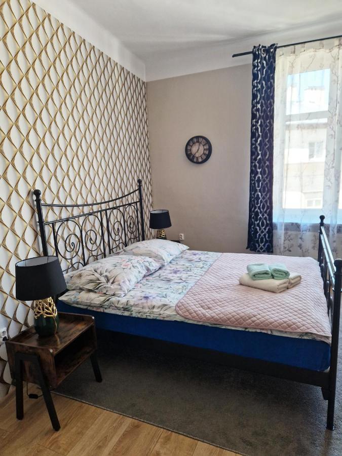 Sara -Mikołajska 9 - Comfy Elegant Apartment near Rynek Krasków Eksteriør bilde