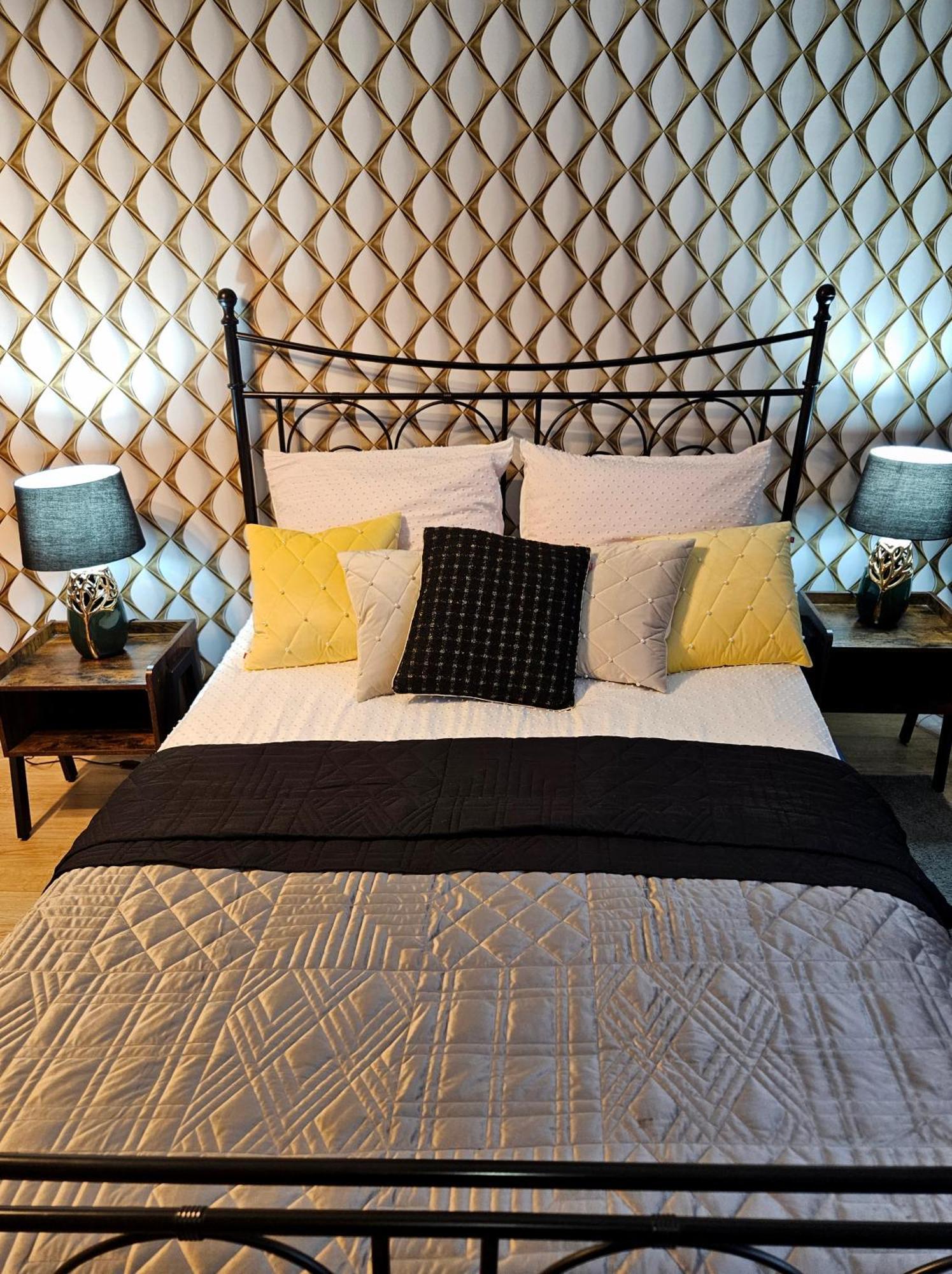 Sara -Mikołajska 9 - Comfy Elegant Apartment near Rynek Krasków Eksteriør bilde