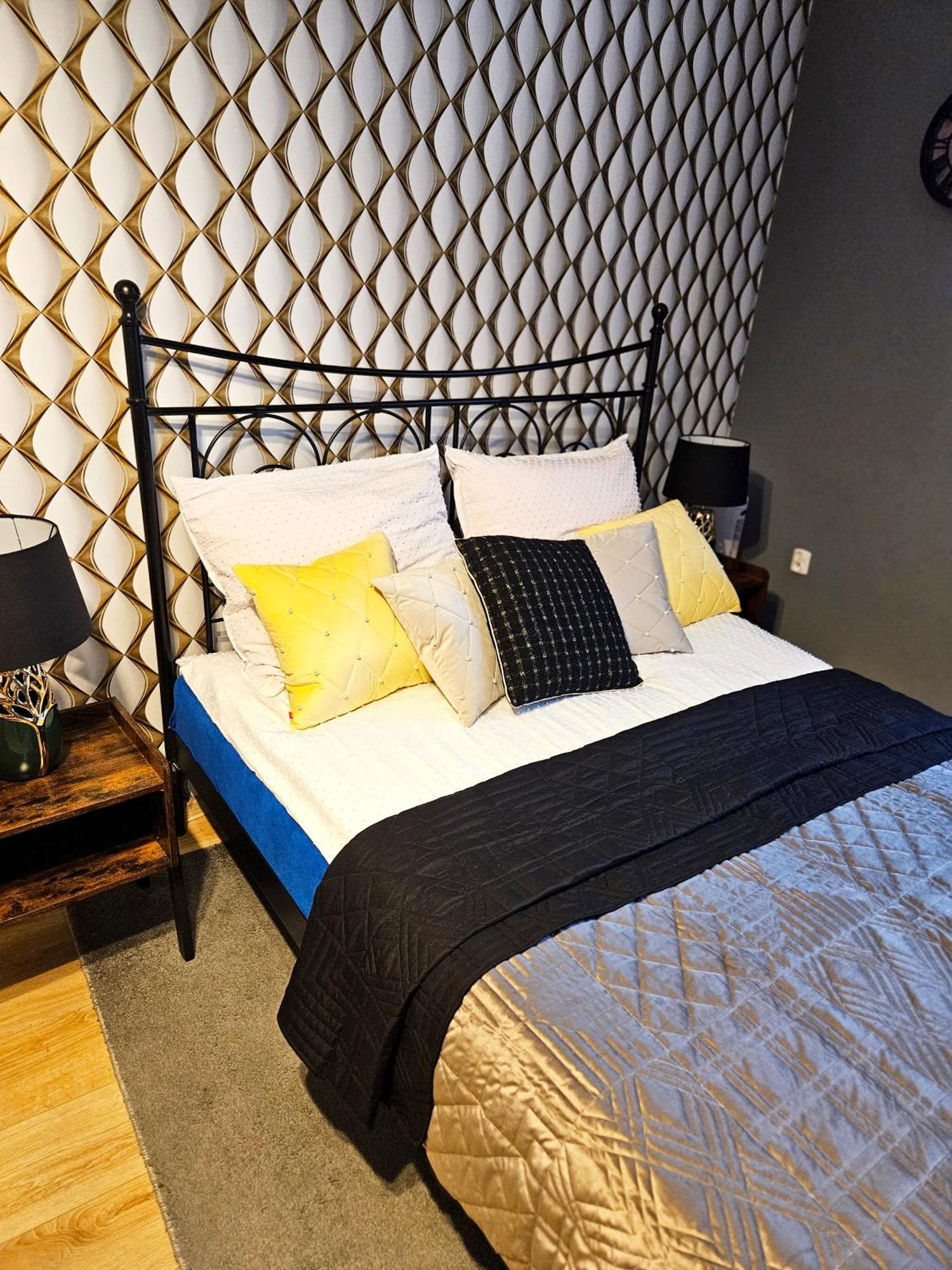 Sara -Mikołajska 9 - Comfy Elegant Apartment near Rynek Krasków Eksteriør bilde