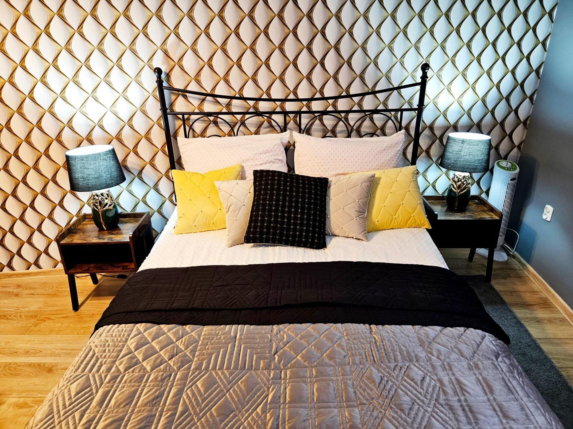 Sara -Mikołajska 9 - Comfy Elegant Apartment near Rynek Krasków Eksteriør bilde